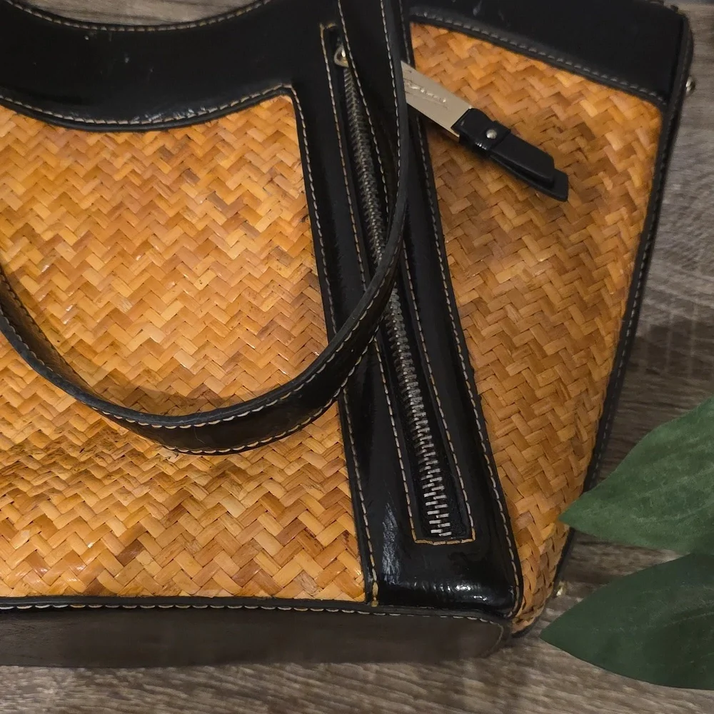 Etienne Collection PRIVEE' Woven And PATENT LEATHER TOTE - Picture 9 of 13